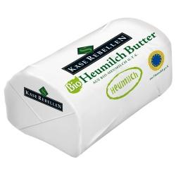 Heumilch-Butter im Pergamentpapier